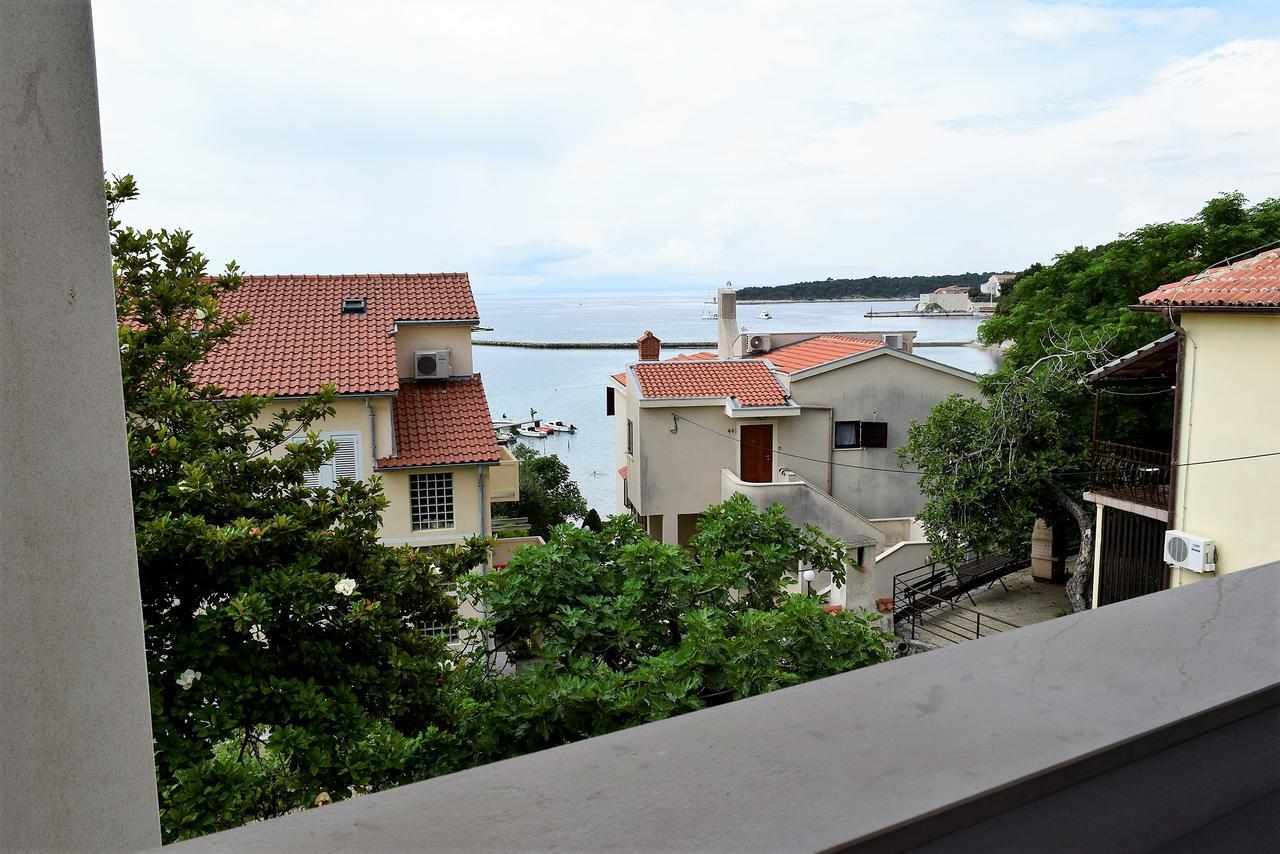 Sunnyy Beacch Apartments Banjol Luaran gambar